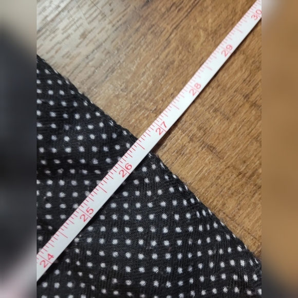 FREE W BUNDLE Jones New York patterned circle scarf - Picture 6 of 7